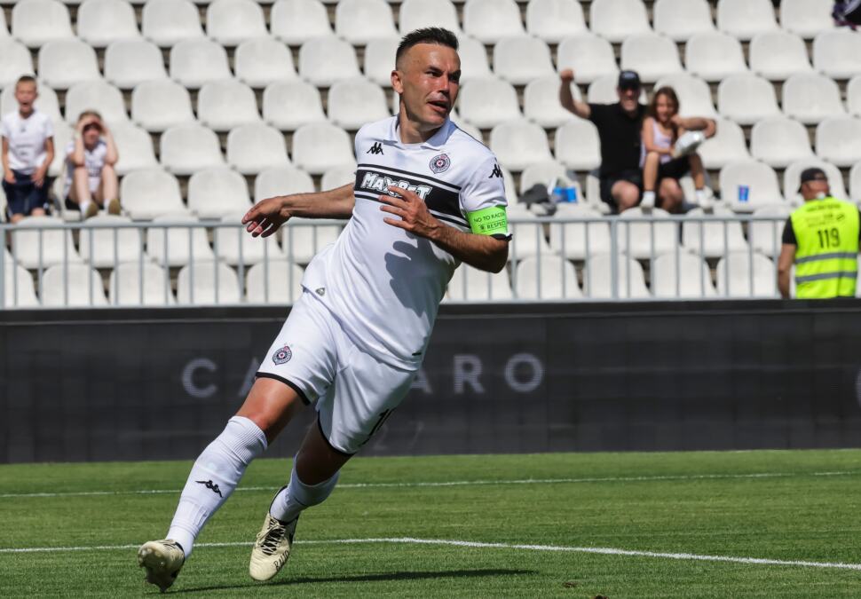 NATHA PREPLAVILE EMOCIJE - KAPITEN EVOCIRAO USPOMENE: Bile su teške godine, ali Partizan će se vratiti jači