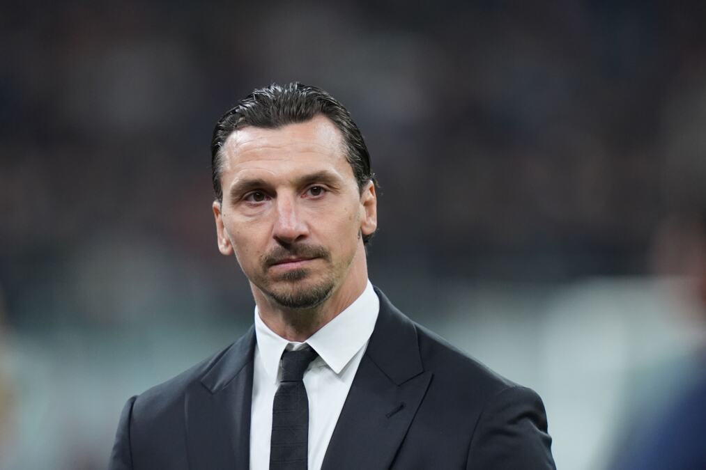 DRAMA U MILANU! NAVIJAČI NAPALI IBRAHIMOVIĆA POSLE DEBAKLA! Zlatana obezbeđenje izvelo sa stadiona