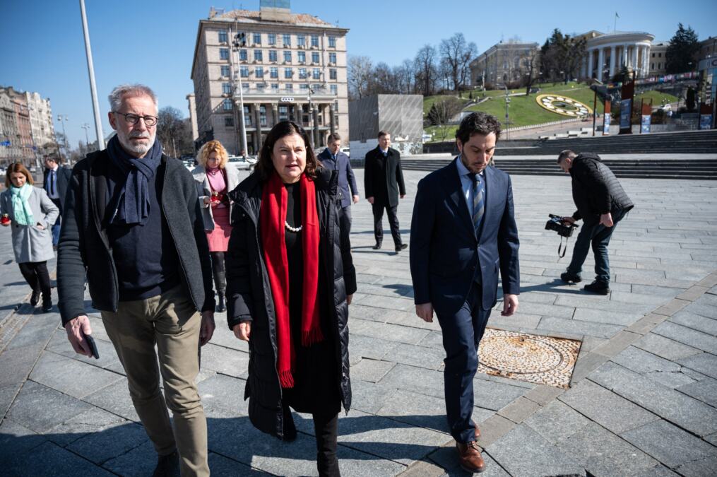 "EU NE IDE NIKUDA, OSTAJEMO UZ UKRAJINU" Moskva poručila strancima da beže iz Kijeva, ambasadorka EU brutalno odbrusila Kremlju: "Pretnje su znak očaja"