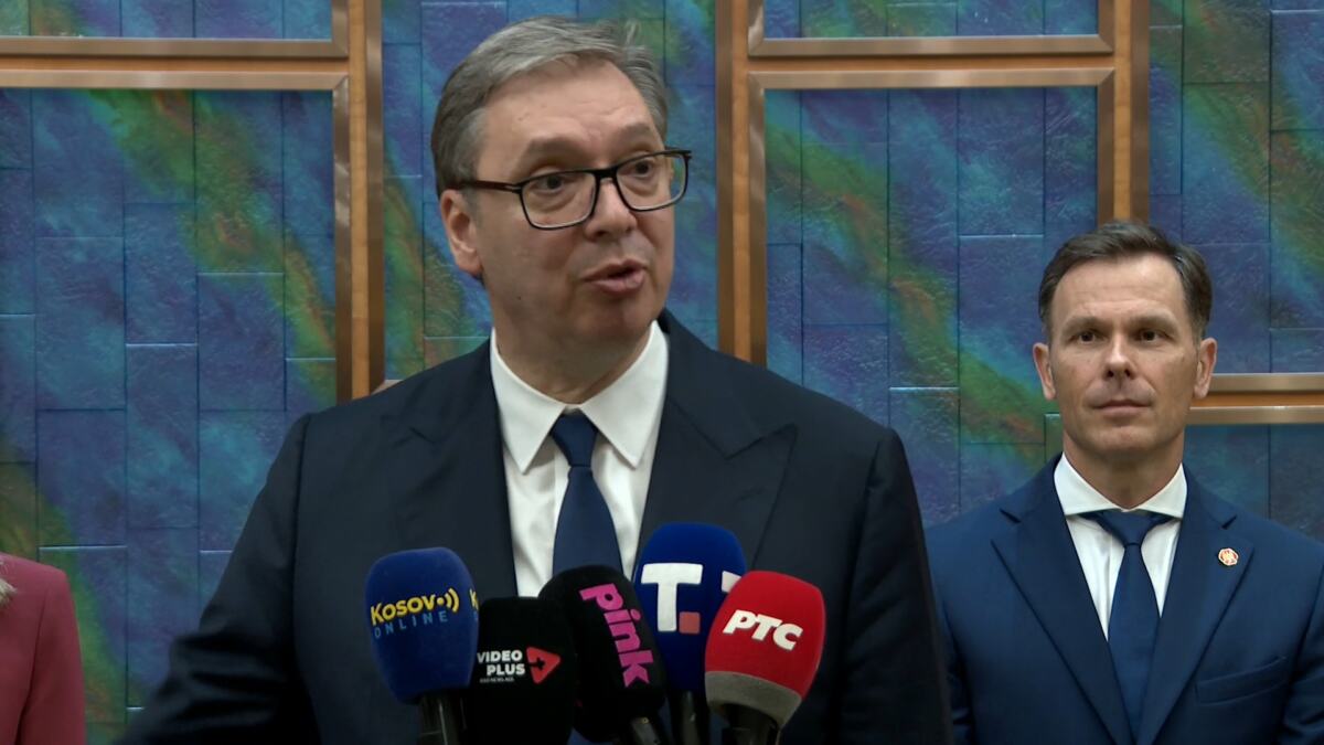 "NAPUŠTANJE OGNJIŠTA NIJE REŠENJE" Vučić o stravičnim udarima na srpsko stanovništvno na Kosmetu: Gledamo da pomognemo onoliko koliko možemo u ovakvim uslovima