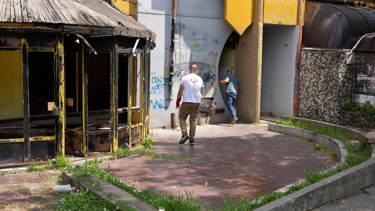 ŠOK USRED LOZNICE! Ono što su zatekli u jednom lokalu ZAPREPASTILO GRAĐANE: Nisu mogli da zamisle da se ove sakriva, sve službe zaštite na terenu FOTO