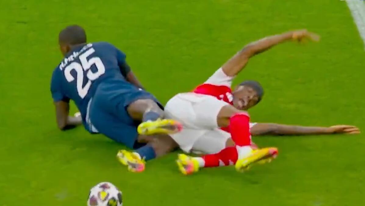 CEO SVET BRUJI O OVOME! Arsenal pokraden u finalu? Da li je ovo penal? (VIDEO)
