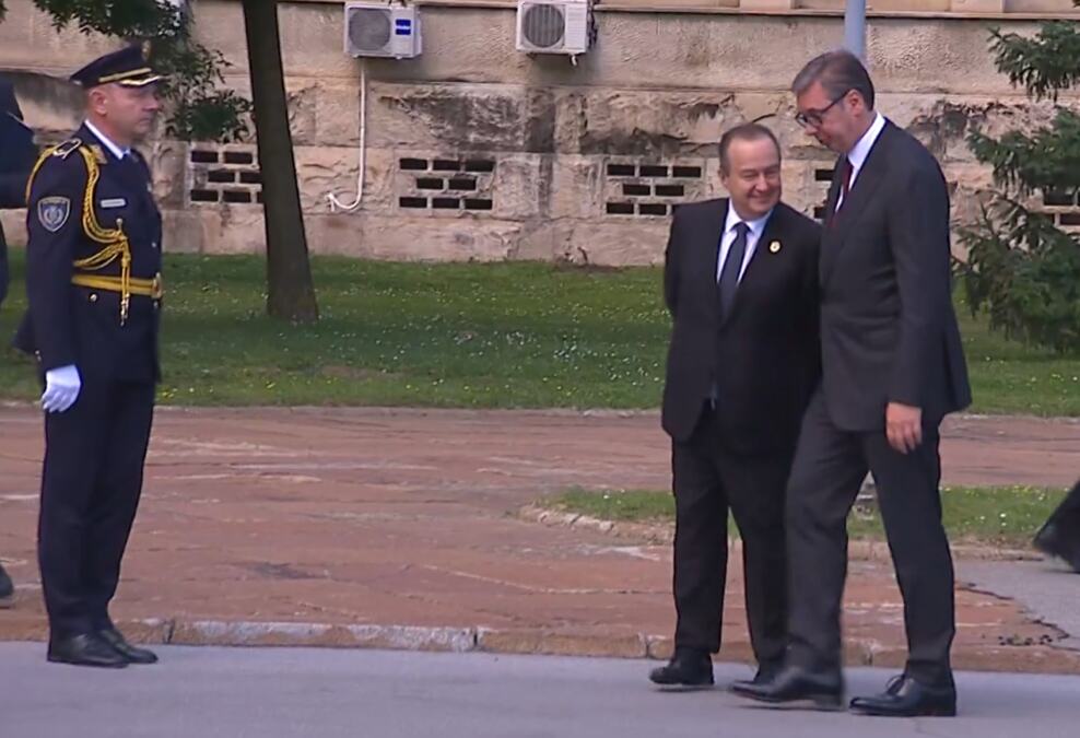 UŽIVO SVEČANOST U PALATI SRBIJA: Predsednik Vučić stigao, u toku počasna smotra pripadnika MUP, raportirao pukovnik Repac, prvi čovek srpske Žandarmerije FOTO