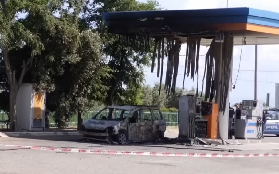 HOROR U ITALIJI: Četiri tela stranaca pronađena ugljenisana u zapaljenom kombiju na benzinskoj pumpi, ne isključuju UBISTVO! "Možda su žrtve zločina" (VIDEO)
