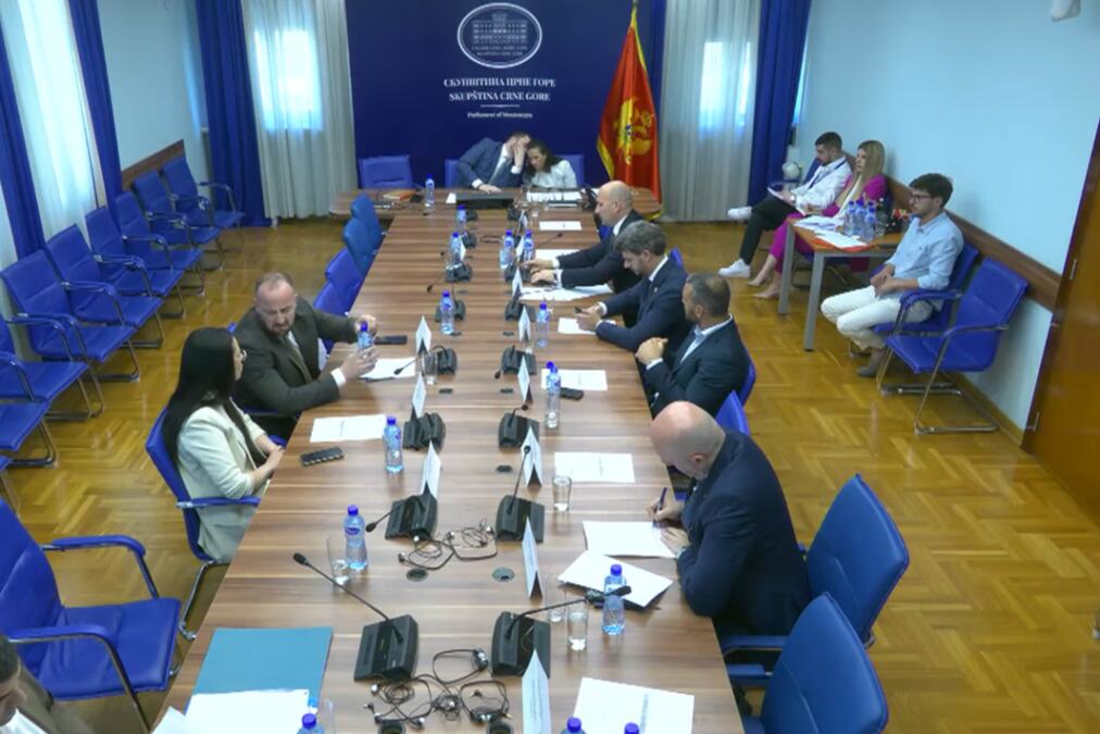 SPORAZUM VLASTI I OPOZICIJE U CRNOJ GORI: Do 31. jula izmene zakona o policiji i ANB-u, Ustav da se promeni do 4. septembra