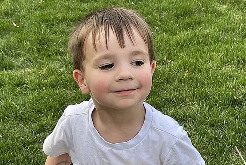 DEČAK (8) NASMRT PRETUČEN DOK JE BRANIO MAJKU OD NASILNOG DEČKA: Ona zbog povreda nije mogla da dođe sinu na sahranu, a jedan detalj je posebno dirljiv