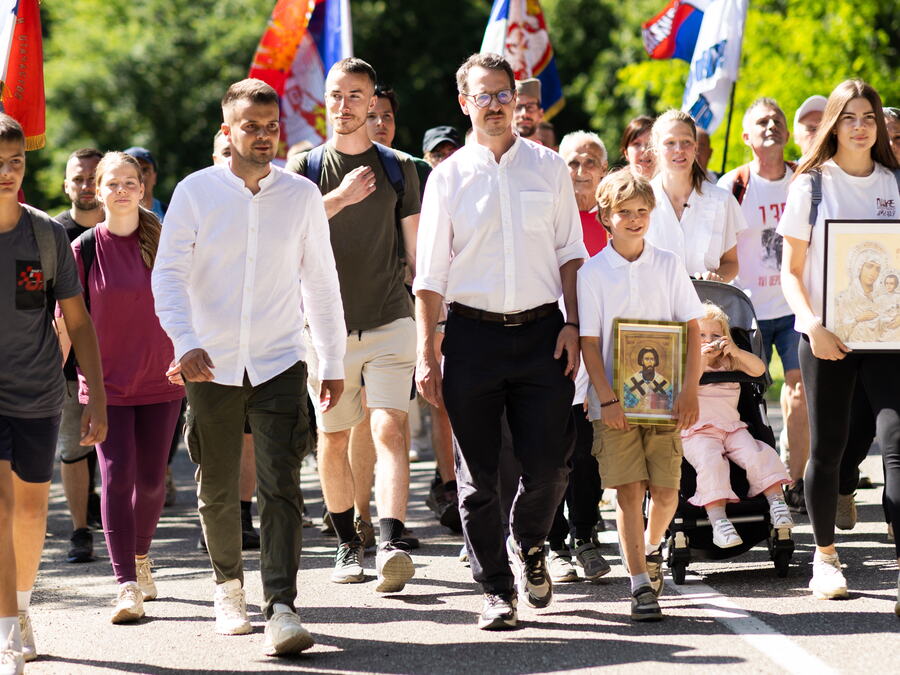 Princ Filip sa porodicom učestvovao u tradicionalnom hodočašću na Cer: "Zahvalan junacima Drinske divizije"
