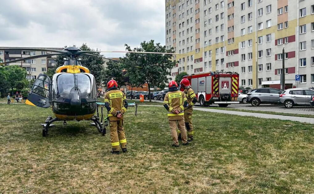 DEVOJČICA PALA SA 11. SPRATA SOLITERA, MAJKA U TOM TRENUTKU SPAVALA! Užasavajuća scena, helikopterom je prebacili u bolnicu: Ovo joj je SPASILO ŽIVOT? (FOTO)