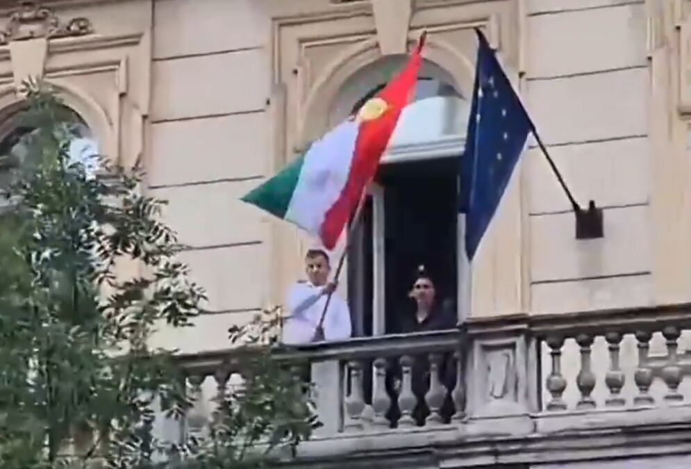 PETER MAĐAR DOŽIVEO ŠOK: Izašao na balkon da pozdravi narod,