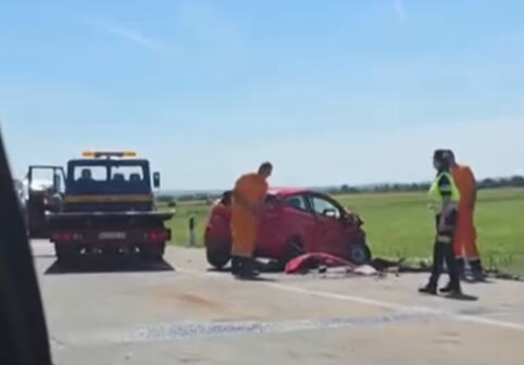 TEŠKA NESREĆA KOD KOVILJA NA AUTO-PUTU BEOGRAD - NOVI SAD: Š