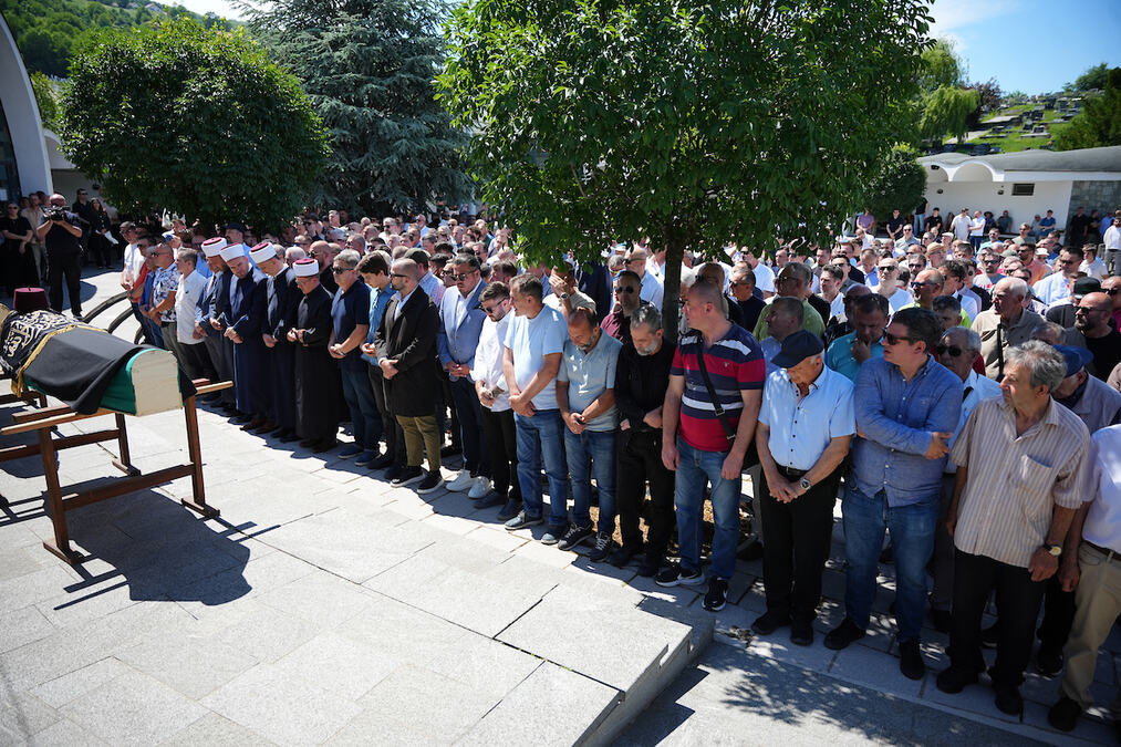 SAHRANJEN EDIN AVDIĆ! CEO REGION JE U SUZAMA... Tužne scene 
