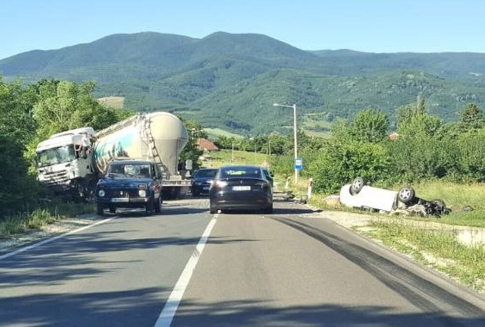 JEZIV SUDAR S CISTERNOM KOD TOPOLE: Od siline udar