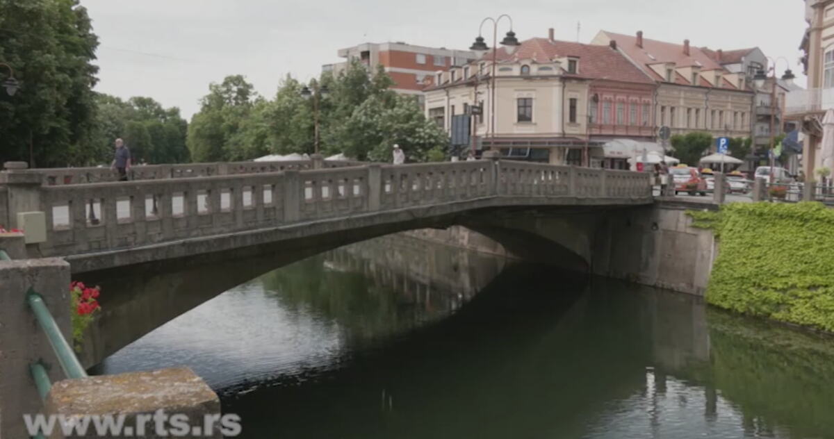 Srbija ima Mali Pariz i Malu Veneciju! Porodica sa