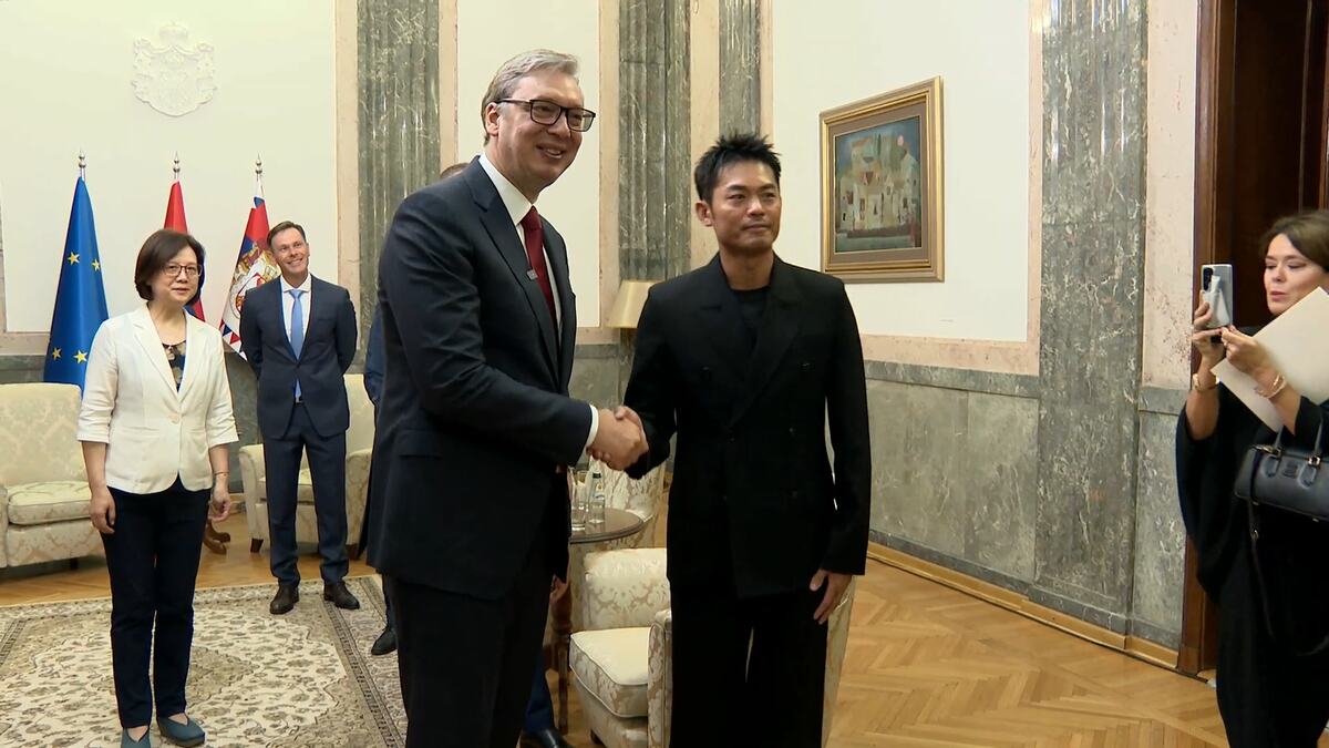 UŽIVO VUČIĆ SE SASTAO SA LIN DANOM: Predsednik razgovara sa 