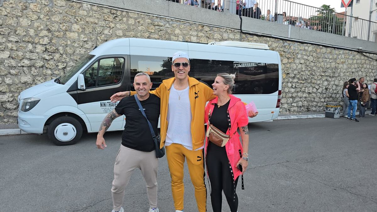 OD RIJALITI UČESNIKA DO SPORTSKIH LEGENDI! Poznati stižu na koncert devedesetih, evo ko se sve sjatio na Tašmajdan