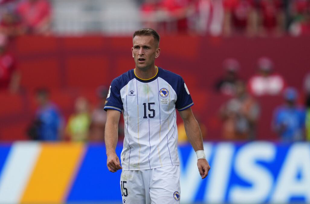 ZAŠTO JE SKLONJEN JOVO LUKIĆ? Srbin koji je dao gol za BiH na Mundijalu, više ne igra! Legendarni as digao glas: Žao mi ga je, nema ga na mapi...