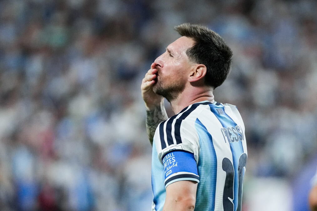 SUZE MESIJA DIRNULE PLANETU! Argentinac otvorio dušu, pa otkrio zašto je ZAPLAKAO na terenu: Imao sam teške dane... (VIDEO)