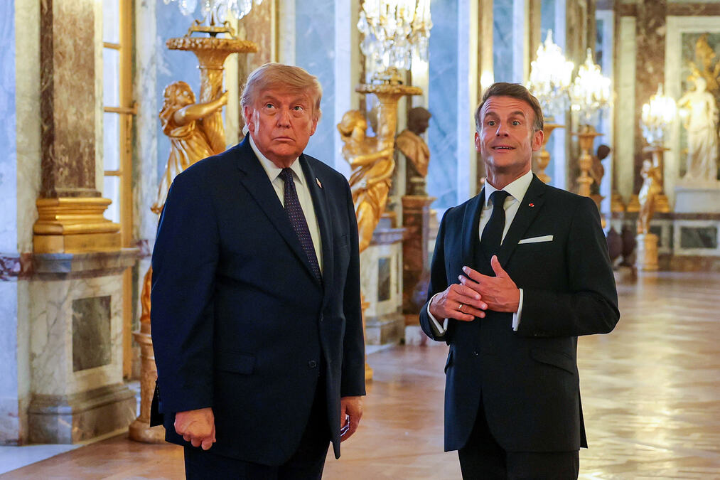 TRAMP I MAKRON PROŠETALI ZLATNIM VERSAJEM! Zašto je poziv američkom predsedniku u raskošnu istorijsku palatu bio PUN POGODAK za francuskog lidera? (FOTO)