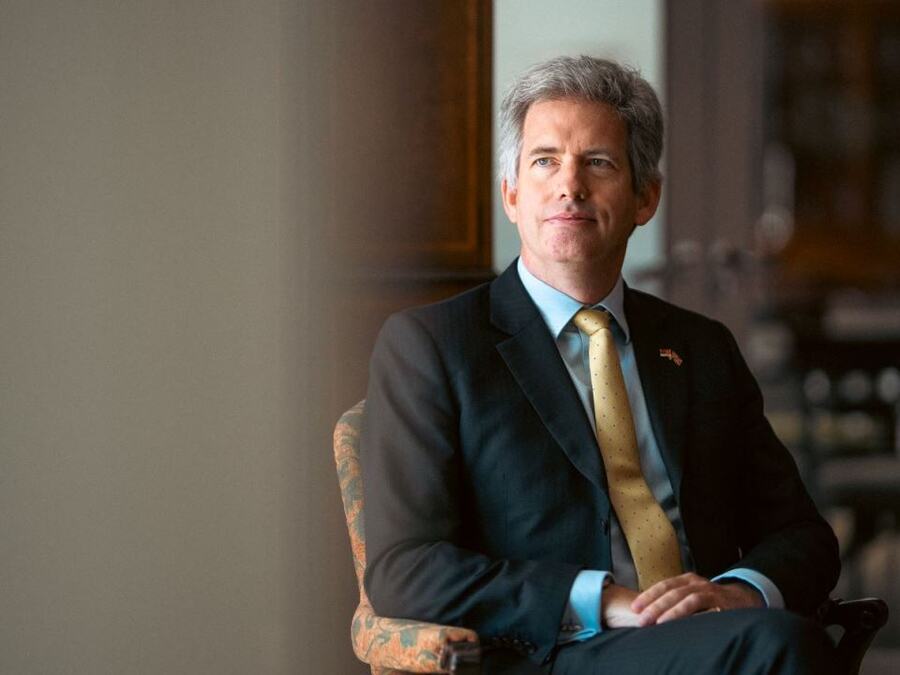 "SRBIJA POSEDUJE NEVEROVATNE TALENTE I STVARNI EKONOMSKI POTENCIJAL" Edvard Ferguson, ambasador Velike Britanije: Britanske firme impresionirane Beogradom