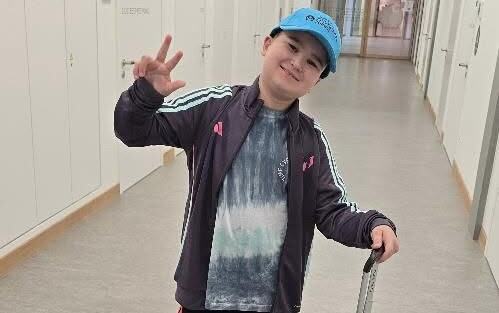 On je dečak heroj! Mali Andrija Knežević uspešno podneo još jednu tešku operaciju: Iako ima jako retku bolest osmeh ne skida sa lica (FOTO)
