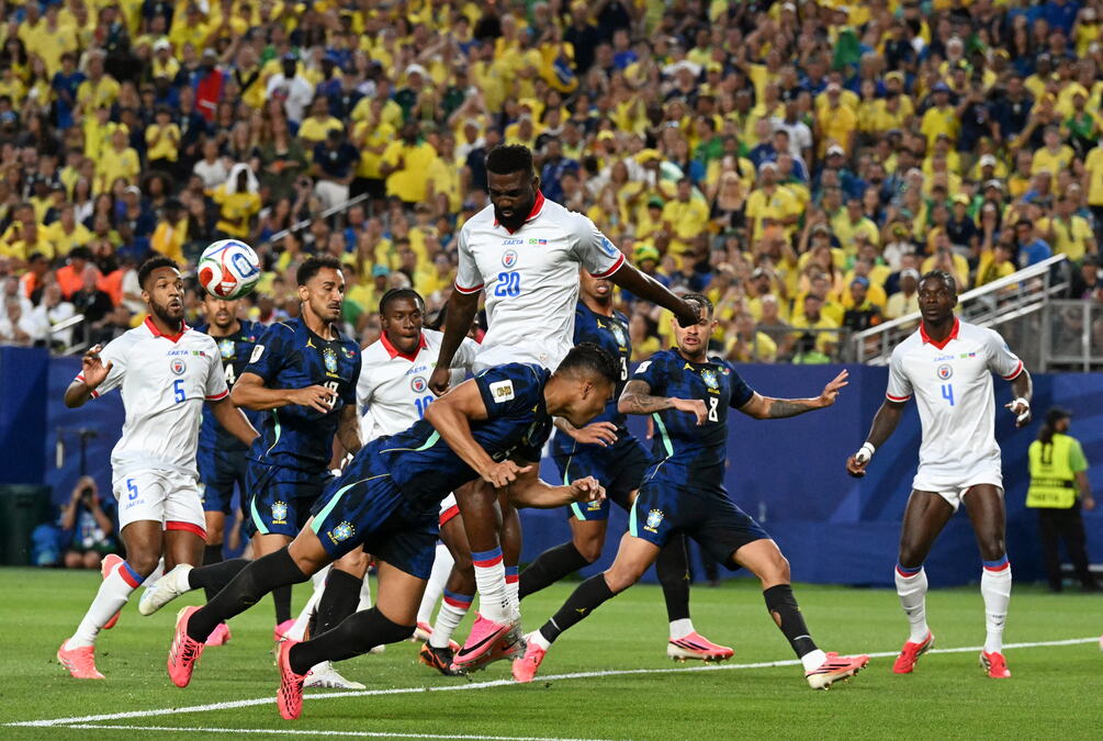 BRAZIL - HAITI: Rafinji poništen gol