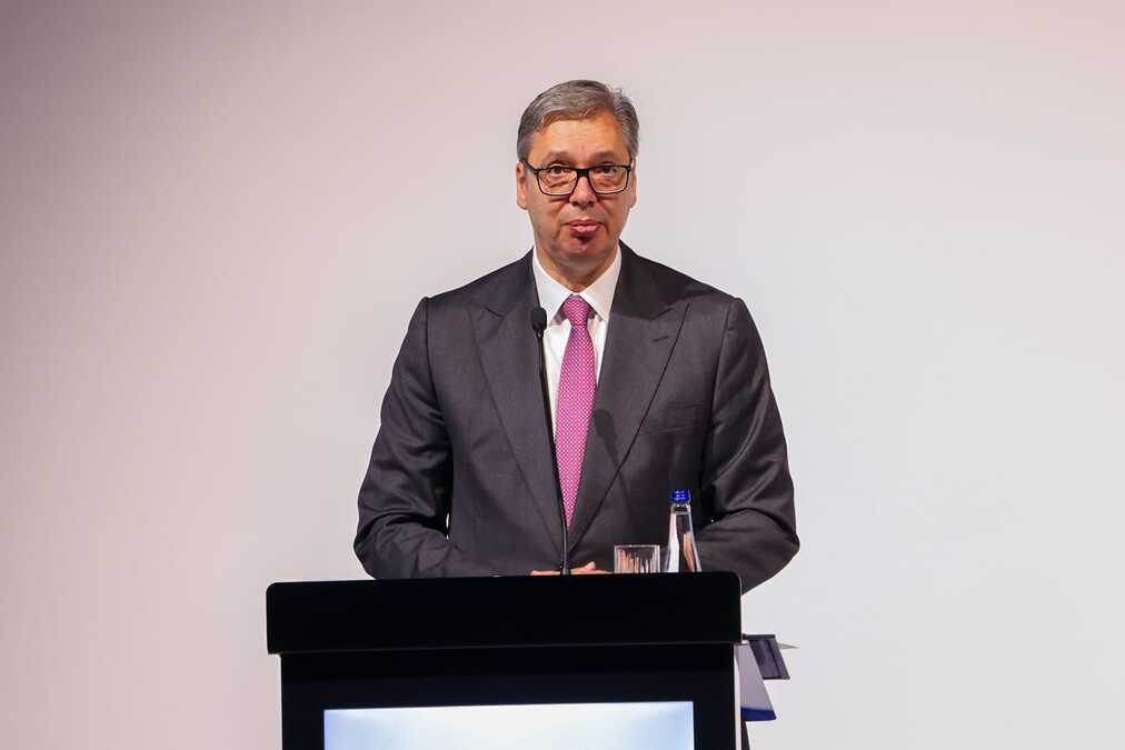 "ŽIVIMO U SVETU U KOM PADA U VODU SVE ŠTO JE OBLIKOVALO SVETSKU EKONOMIJU" Vučić: Neki veruju da je odgovor u povlačenju, Srbija je izabrala drugačiji put VIDEO