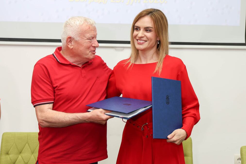 MINISTARKA STAMENKOVSKI SAOPŠTILA SJAJNU VEST: Za 22 saveza osoba sa invaliditetom 238 miliona dinara, Savezu slepih Srbije više od 14,5 miliona dinara