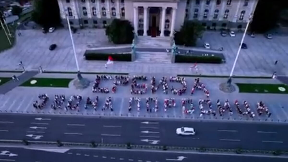 SPEKTAKULARAN PRIZOR ISPRED SKUPŠTINE SRBIJE! Građani poslali moćnu poruku - pogledajte kadrove iz drona (FOTO/VIDEO) 