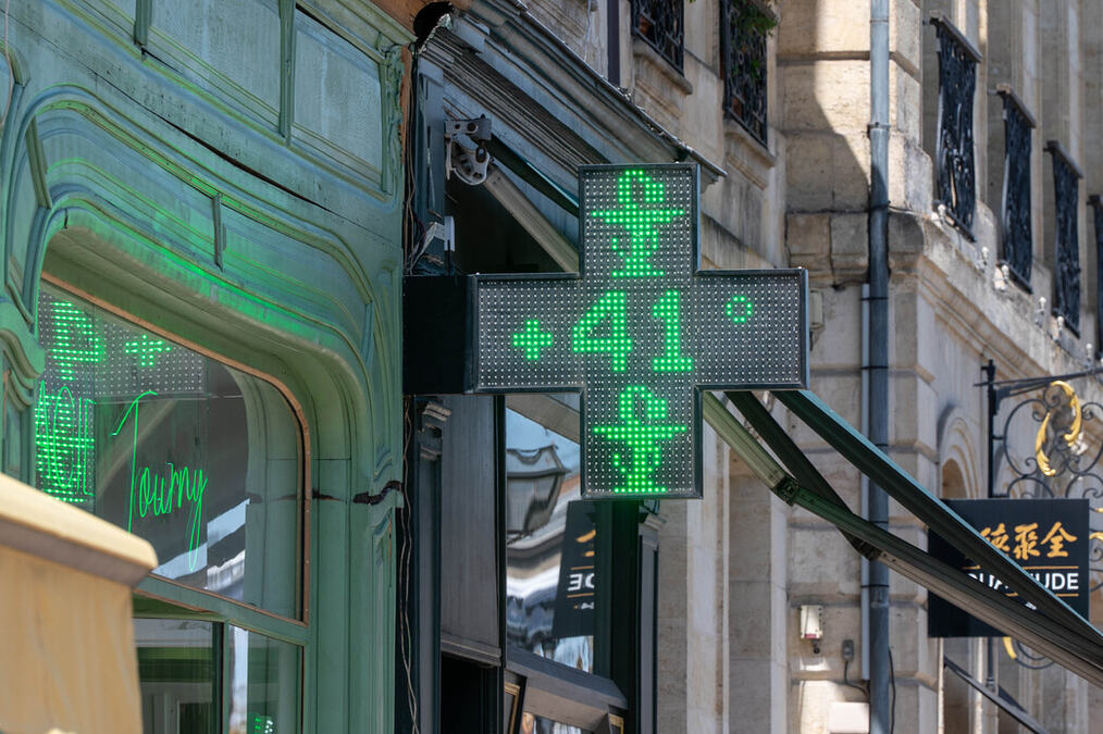 PAKAO SE VRAĆA, TEMPERATURE IDU DO 40 STEPENI! Ekstremni toplotni talas ponovo udara na evropsku državu već SUTRA, aktiviran NARANDŽASTI alarm