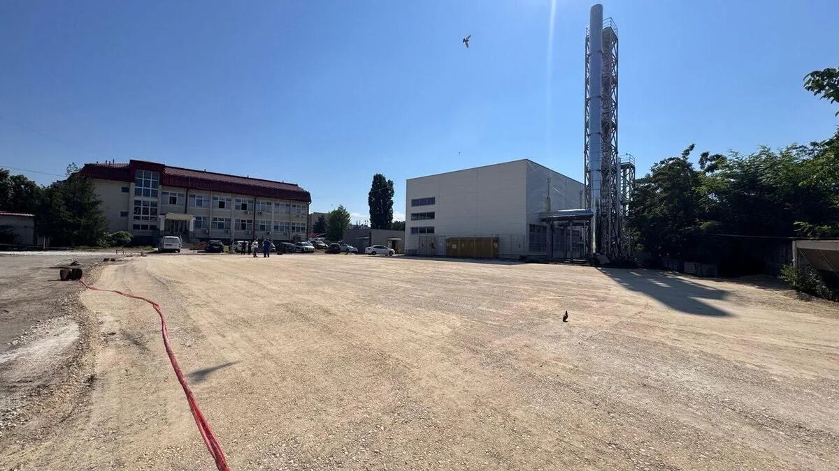 Preko 100 novih parking mesta kod Starog kliničkog centra: UKC Niš uvodi red tamo gde ga decenijama nije bilo FOTO