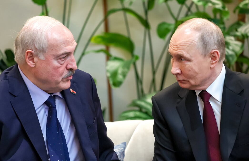 "LUKAŠENKO SE ODUPIRE PUTINU, NEĆE DA UVUČE BELORUSIJU U RAT" Kremlj uslovio Minsk ukidanjem ekonomske pomoći, ali onda je stigao i ULTIMATUM iz Ukrajine (FOTO)