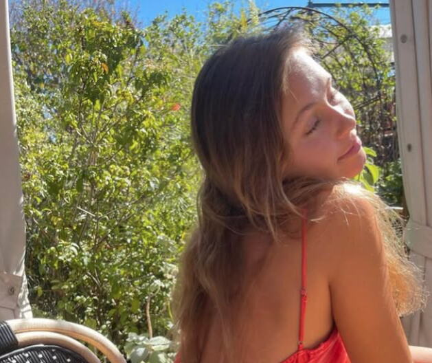 "Spavala sam sa kumom svog oca na njegovom venčanju, bio je živa vatra": Javno otkrila sve detalje, a on se vratio svojoj ženi