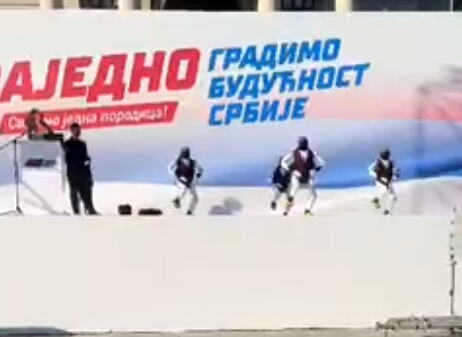 ROBOTI NA GENERALNOJ PROBI ISPRED SKUPŠTINE! Specijalni gosti današnjeg skupa izašli na binu i zaigrali moravac (VIDEO)