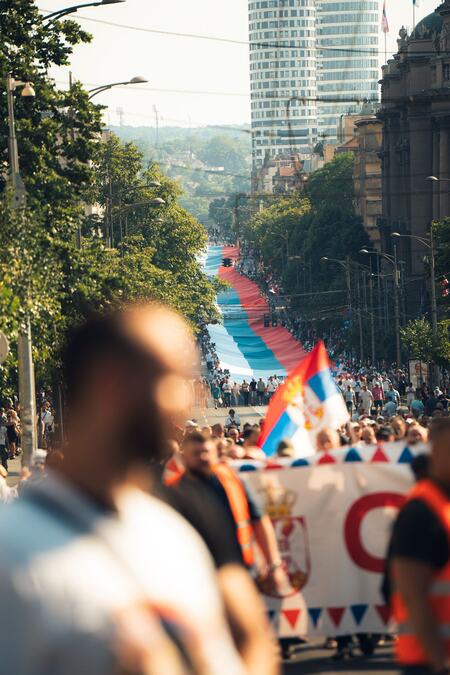 OVAKO NEŠTO DO SADA NIKADA NIJE VIĐENO U SRBIJI! Snimak iz centra Beograda koji ostavlja bez reči - na ponos svakom Srbinu! (VIDEO)