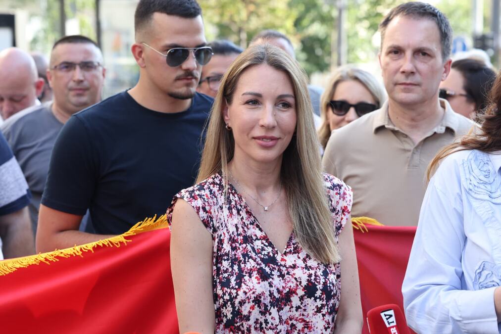 "ŽELIMO ŠTO MANJE PODELA I DIJALOG O RAZVOJU ZEMLJE" Dubravka Đedović Handanović na skupu 'Srbija, jedna porodica': Tu smo da čujemo ljude i budemo sa njima