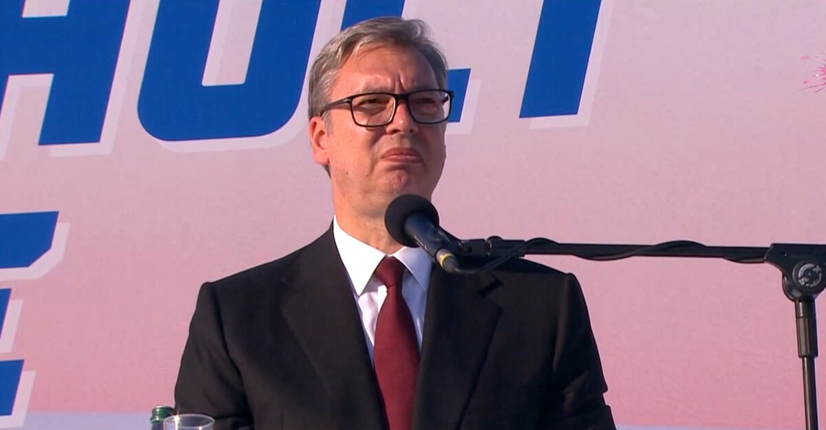 MOĆNA PORUKA PREDSEDNIKA VUČIĆA "Kada su mnogi povijali kičmu, ja nisam hteo da se savijem jer sam znao da je iza mene Srbija, najsvetija moguća stvar na svetu"