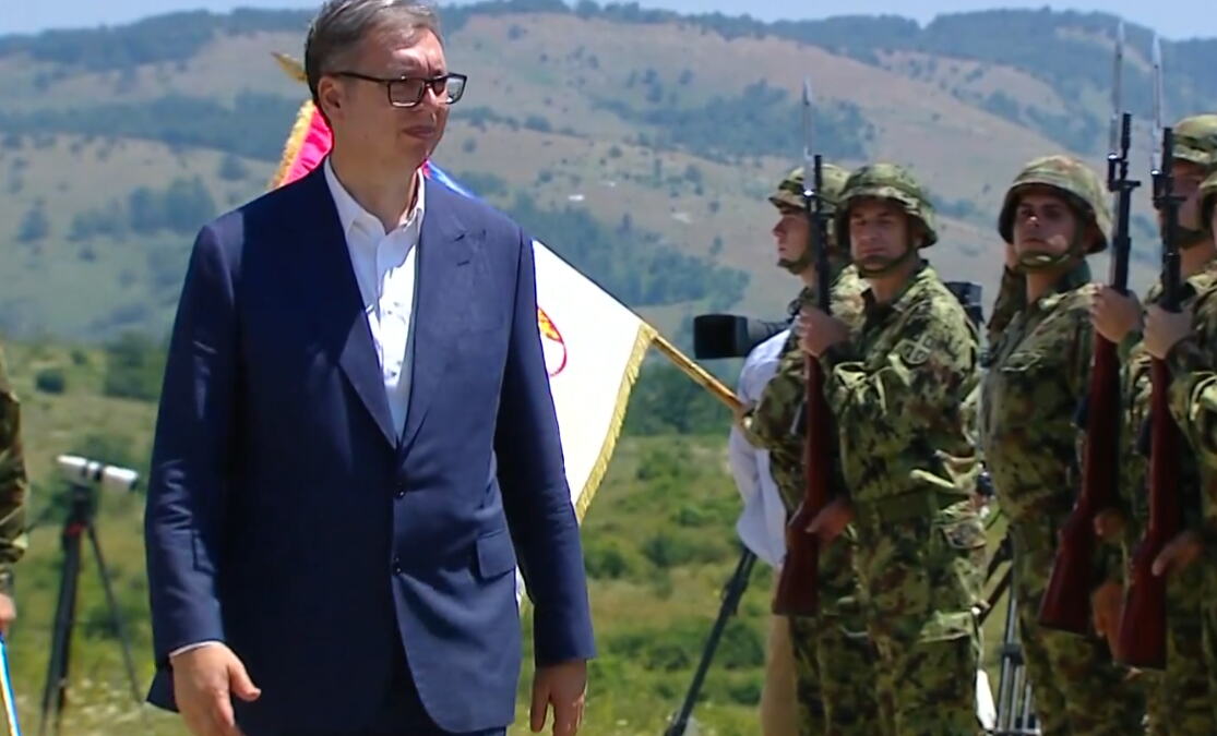 SPEKTAKL I NEVIĐENI PRIKAZ MOĆI NA PEŠTERU U SEPTEMBRU! Vučić najavio istorijske promene u našoj armiji i serijsku proizvodnju novog oružja! (FOTO)