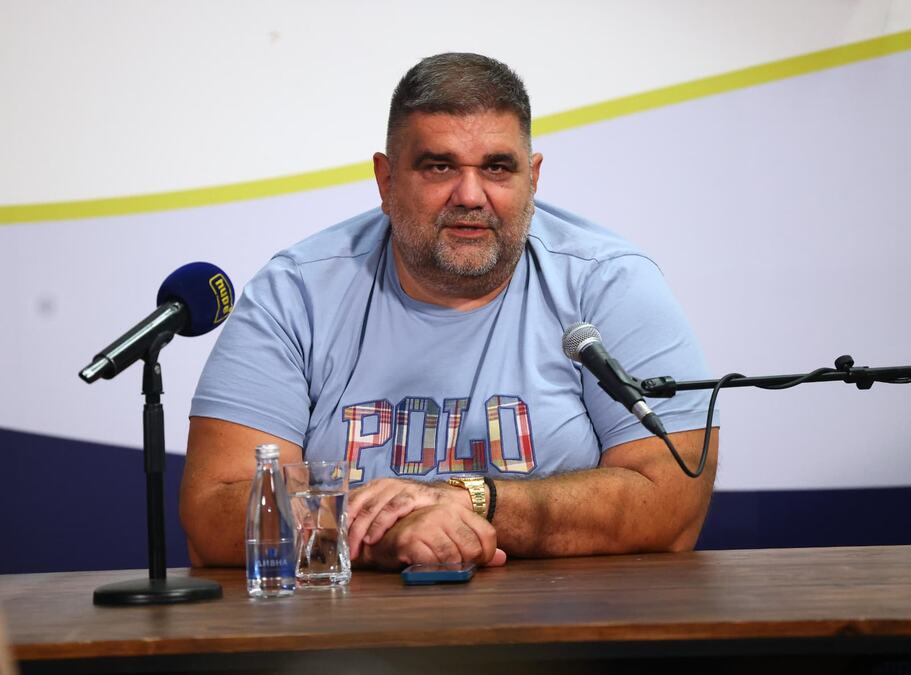 "NAJTEŽE MI JE BILO ZBOG DECE, PROLAZILI SU KROZ PAKAO" Saša Mirković dugo ističe da postoji estradna mafija, svoju borbu nastavlja