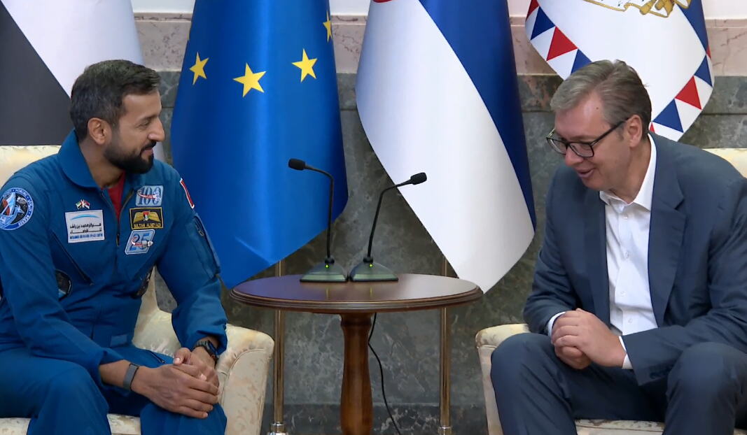 UŽIVO PREDSEDNIK VUČIĆ S MINISTROM OMLADINE UAE: Srdačan susret u Predsedništvu