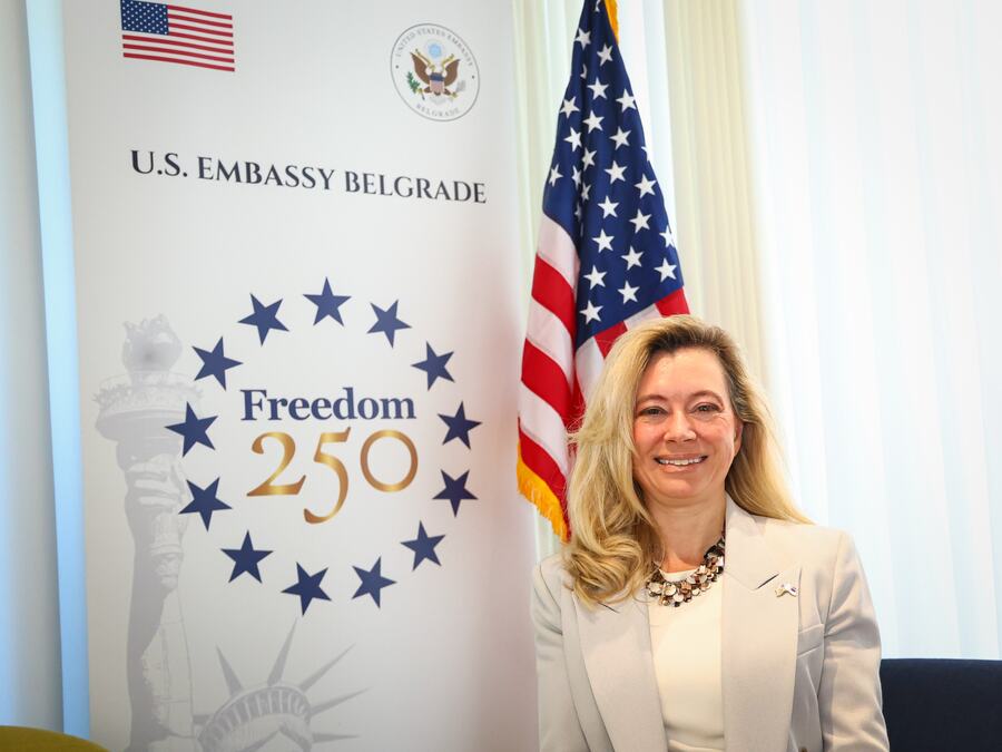 AMERIKA SLAVI 250 GODINA! Erin Kothajmer, zamenica šefa misije Ambasade SAD za Kurir: Partnerstvo sa Srbijom okrenuto budućnosti!