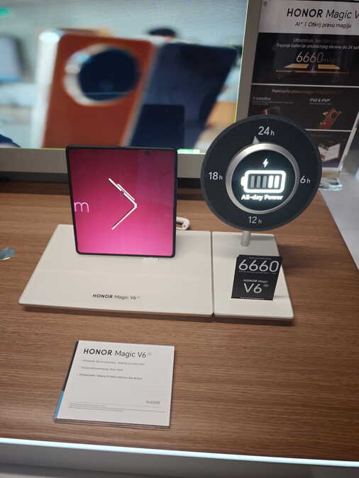 U Srbiju stigao preklopni telefon o kom će se tek pričati: Predstavljen Honor Magic V6 (FOTO)