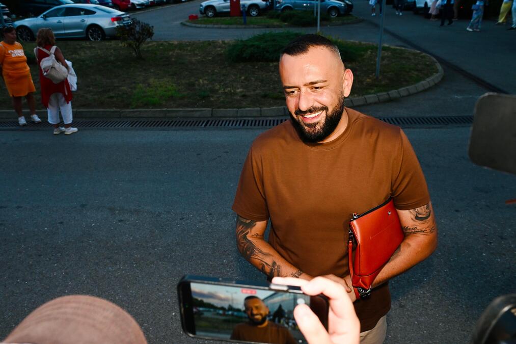 "DALA SAM OTKAZ PRE TAKMIČENJA" Radila u kancelariji, trenirala odbojku, pa sa 18 godina oduševila žiri u IDJ Pepsi Show-u: "Kad si pre sve stigla?!"