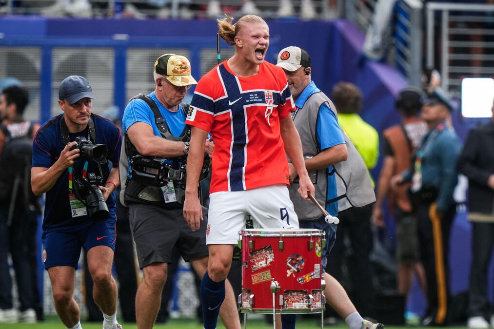 HAOS U TABORU NORVEŠKE PRED DUEL SA ENGLESKOM! Haland i saigrači napustili hotel!