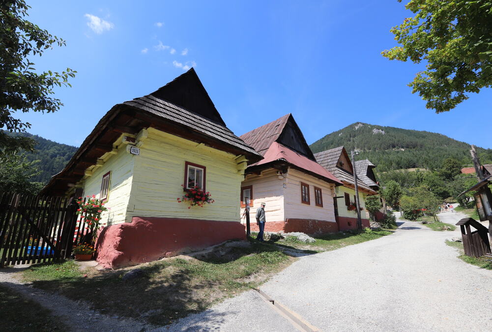"Turisti nam ulaze u dvorišta, zaviruju kroz prozore, upadaju u kuhinje" Selo sa samo 14 stanovnika želi da nestane sa UNESCO liste