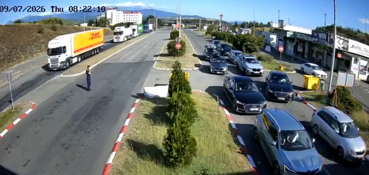 KOLONE DUŽE NA GRADINI NEGO NA PREŠEVU: Lepo vreme za vožnju, na granicama nema gužvi, a ovo je trenutno stanje (FOTO)
