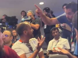 SKANDAL NA MUNDIJALU! IZBILA TUČA NA KONFERENCIJI ZA MEDIJE! Novinari se pobili, zvezda Maroka ostala u neverici! Ova reakcija obilazi svet! VIDEO