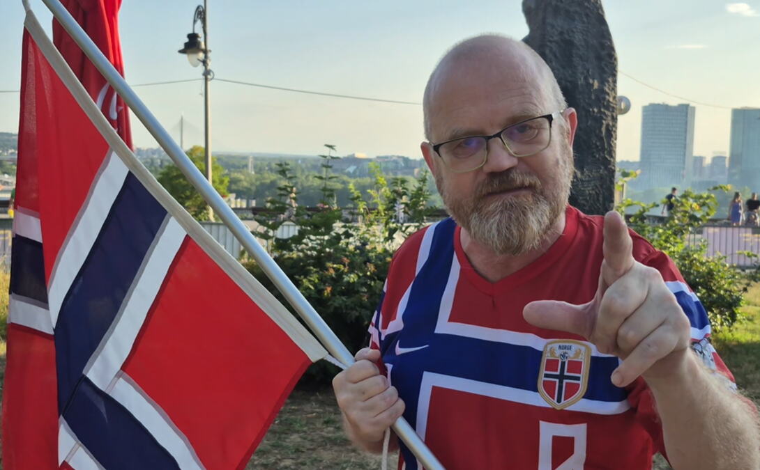 NAJVATRENIJI NAVIJAČ NORVEŠKE ŽIVI U BEOGRADU! Bivši NATO oficir zavoleo Srbiju, a sada preti: "Uništićemo Englesku"