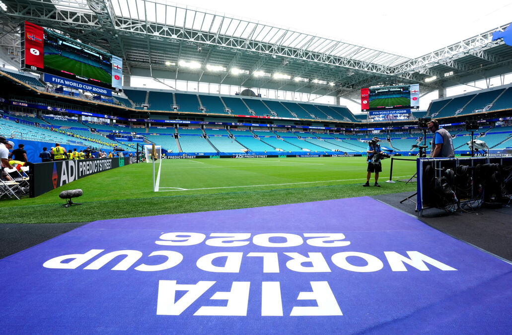 FIFA NAPRAVILA BIZNIS I OD TRAVE! Parče terena iz finala prodaje za 450 dolara