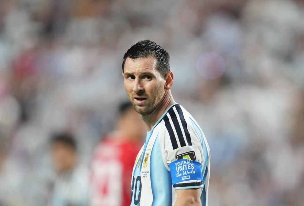 "USPAVAĆEMO VAM MESIJA!" Legendarni Englez ZAPALIO VATRU pred polufinale Mundijala: Poslao poruku Argentincima i napravio OPŠTI HAOS!