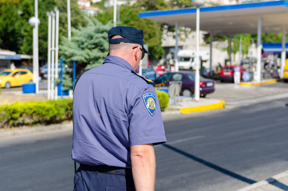 "U TORBI NA ZEMLJI JE BIO KOVERAT SA 45.300 EVRA" Filip i njegov drug našli ogroman novac i na kraju završili u zatvoru: Ovo su detalji